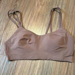 Lululemon like a cloud size 6 bra